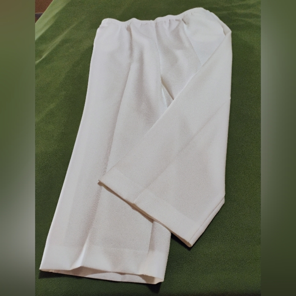 White Alfred Dunner pants